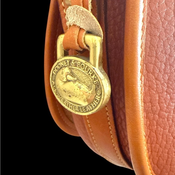 Vintage Dooney and Bourke burnt orange Saddle Crossbody Bag - Picture 2 of 9
